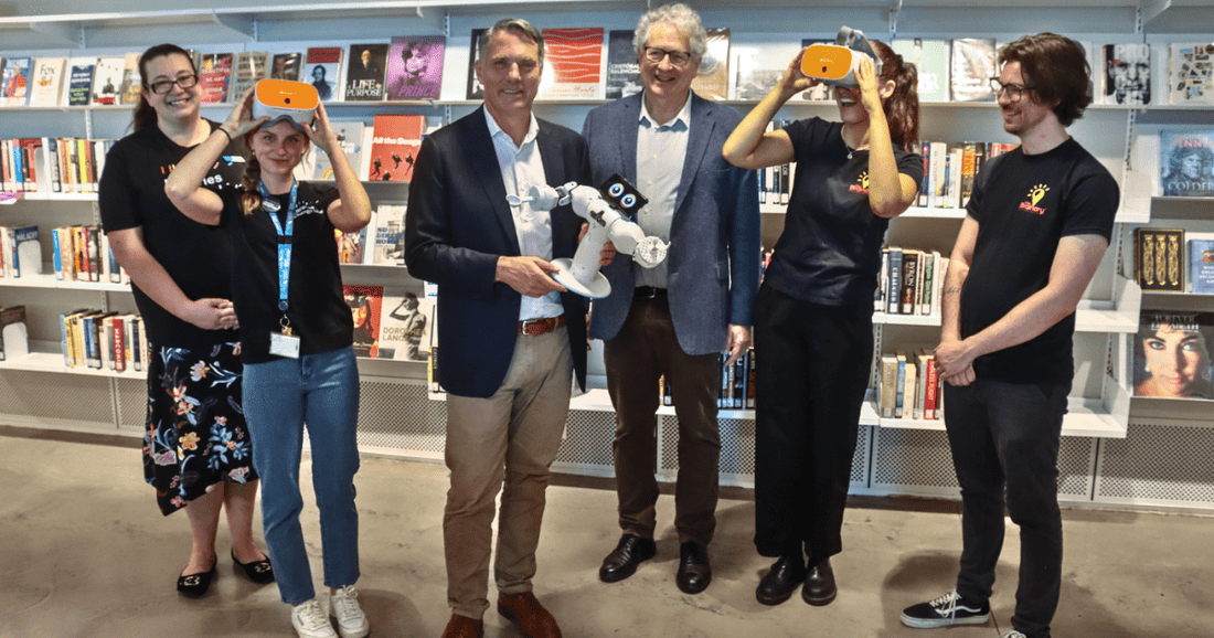 Robots, VR feature in free public classes