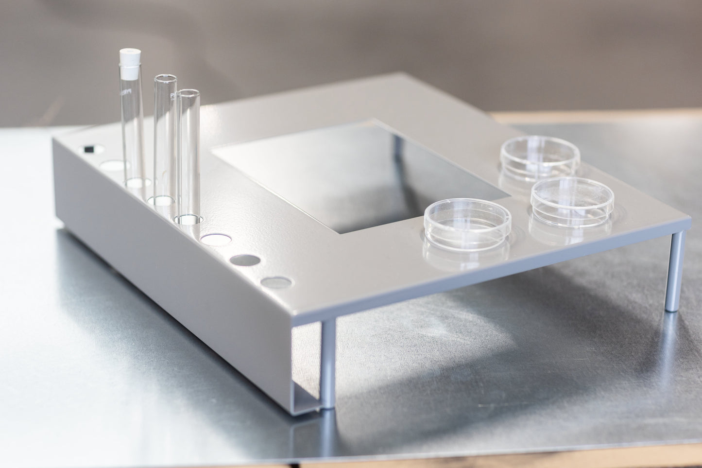 Manipulation Table for Microbiology (666 T)